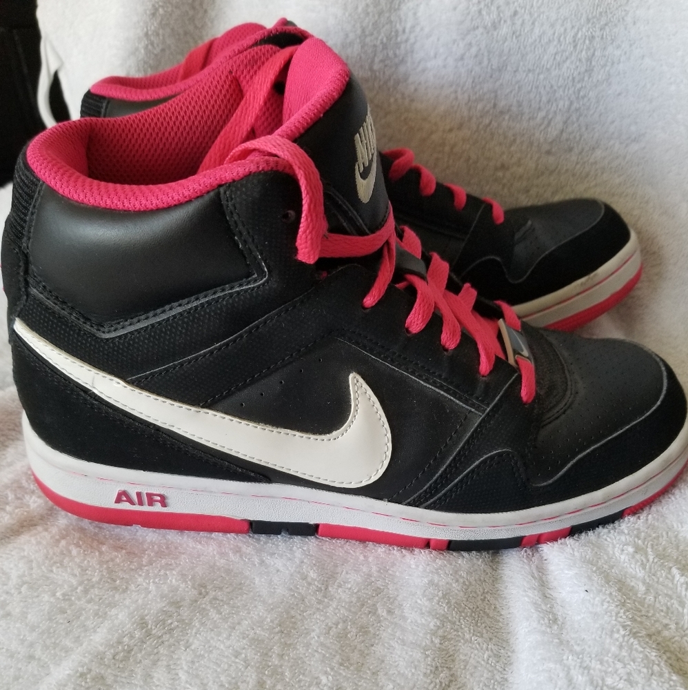 Women’s Nike Air Prestige III High Tops 8.5